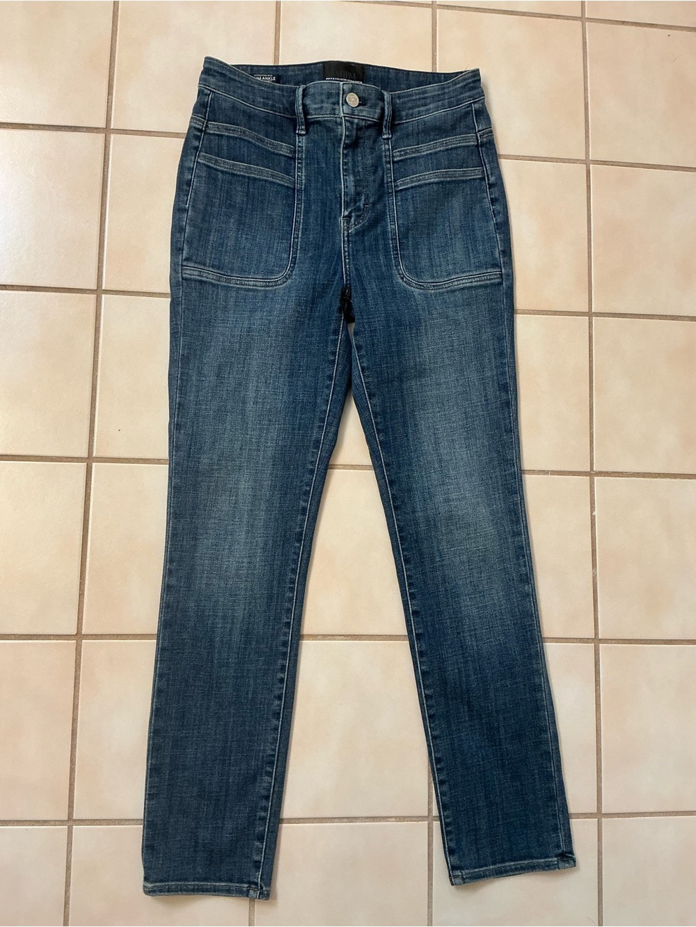 WHITE HOUSE BLACK MARKET  Extra High Rise Slim Ankle Every Day Soft Jeans  Sz 4